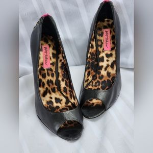 Betsey Johnson Open Toe Black Leather Heel Size 10M